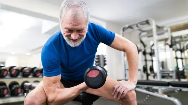 Musculação para Idosos: Como Exercícios de Força Ajudam a Prevenir Quedas